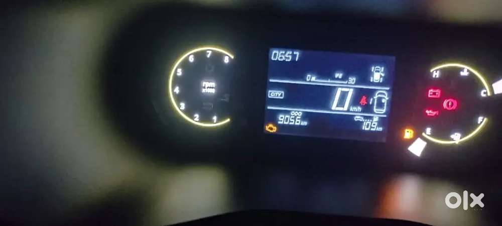 Tata Curvv 2025 Petrol Well Maintained