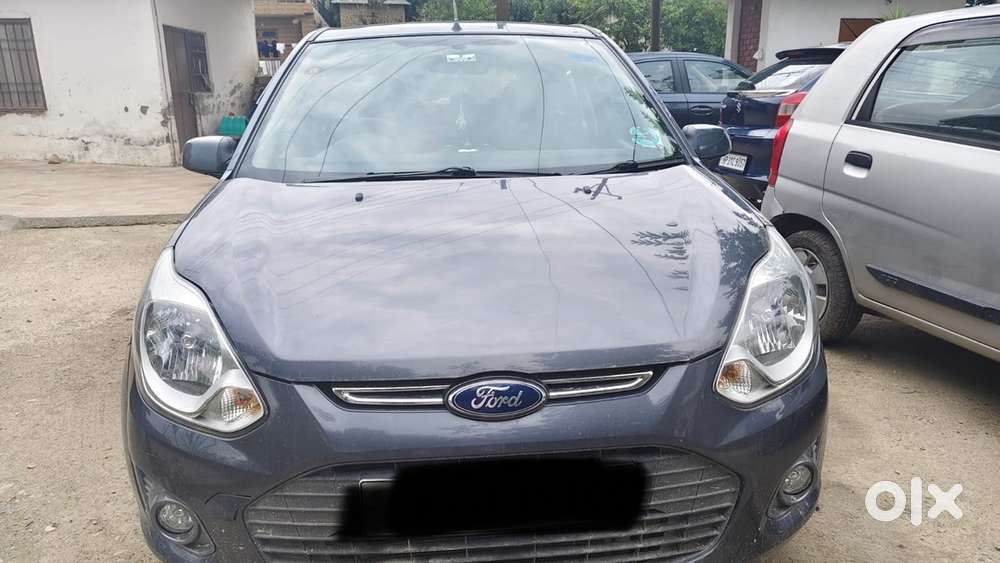 Ford Figo Petrol 2015