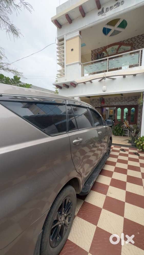 Toyota Innova Crysta 2016
