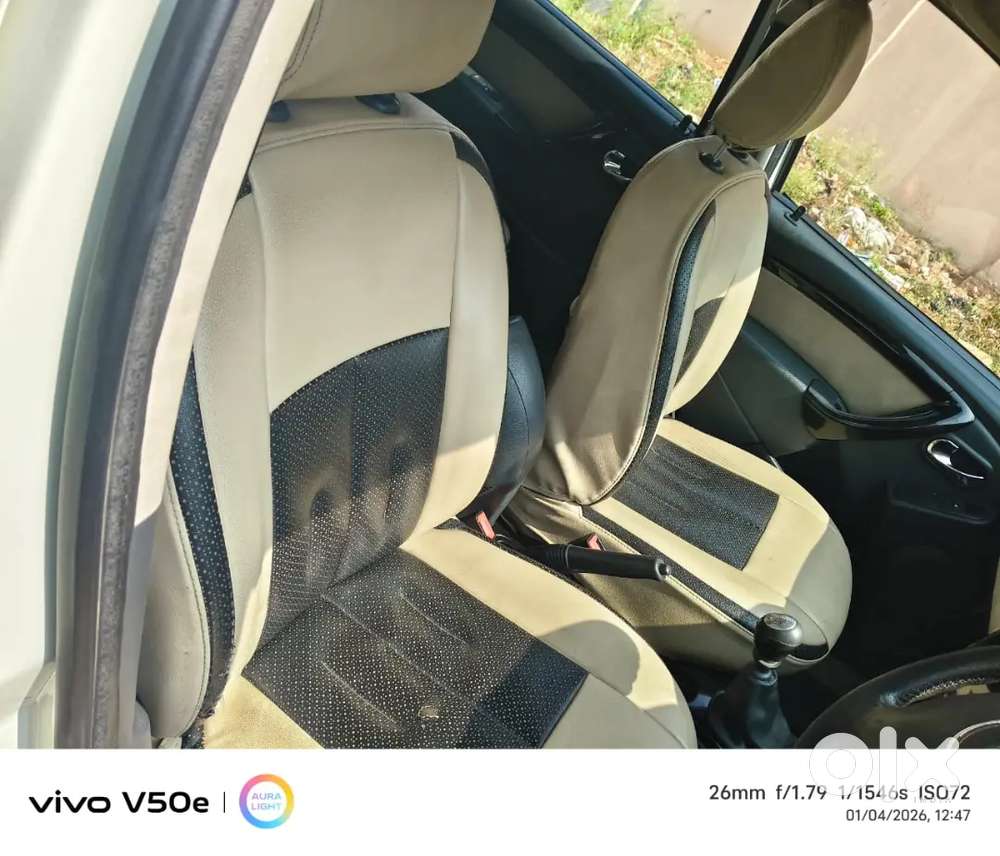 Mahindra Renault Logan 2012