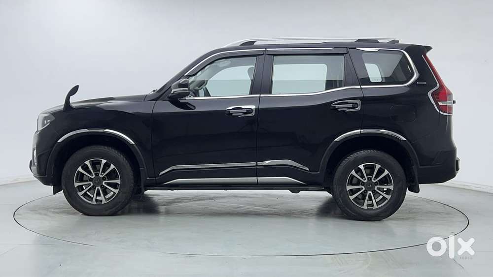 Mahindra Scorpio N Z8 Petrol At 7 Str, 2024, Petrol