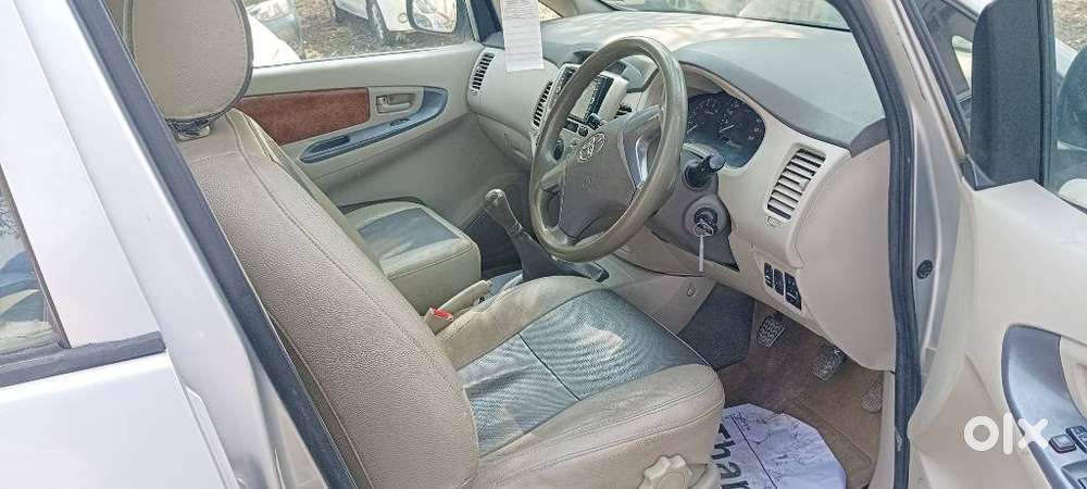 Toyota Innova [2013-2016] 2.5 G4 8 Str, 2014, Diesel
