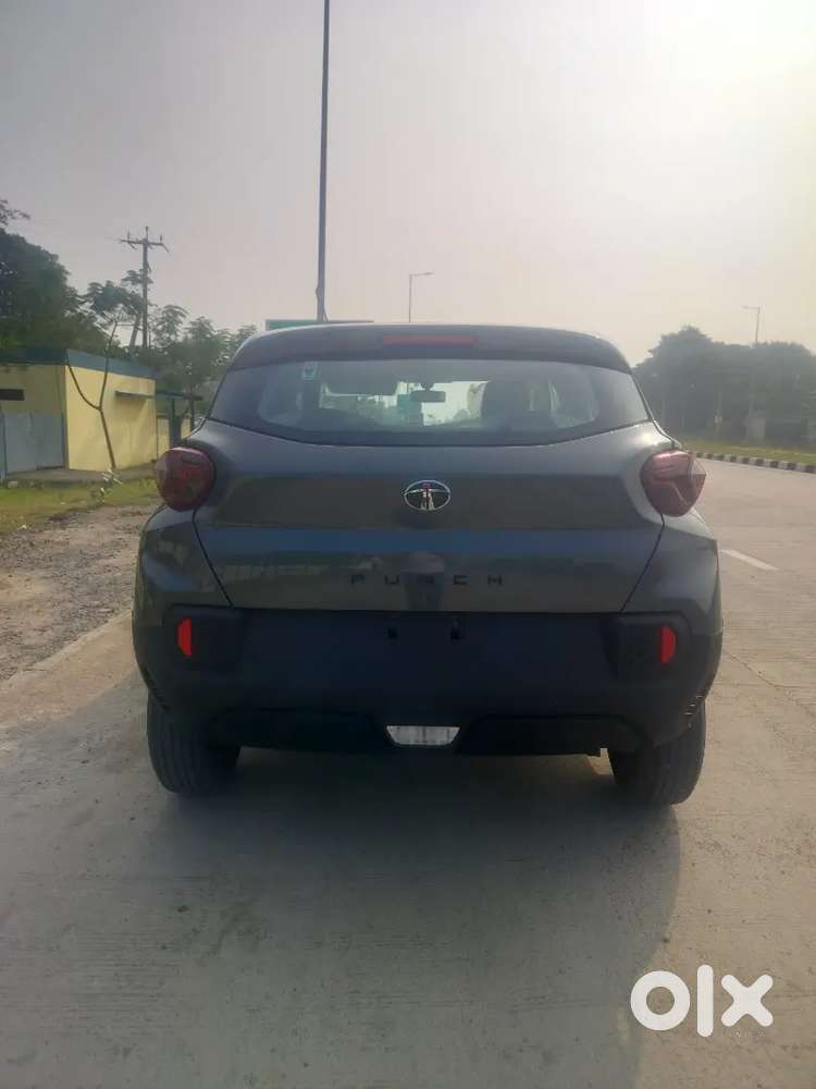 Tata Punch 2025 Petrol 1300 Km Driven