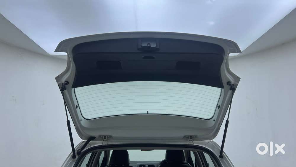 Volkswagen Polo Petrol Comfortline 1.2l, 2017, Petrol