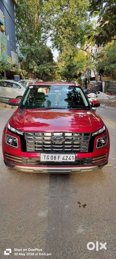 Hyundai Venue 1.2 S (o), 2024, Petrol