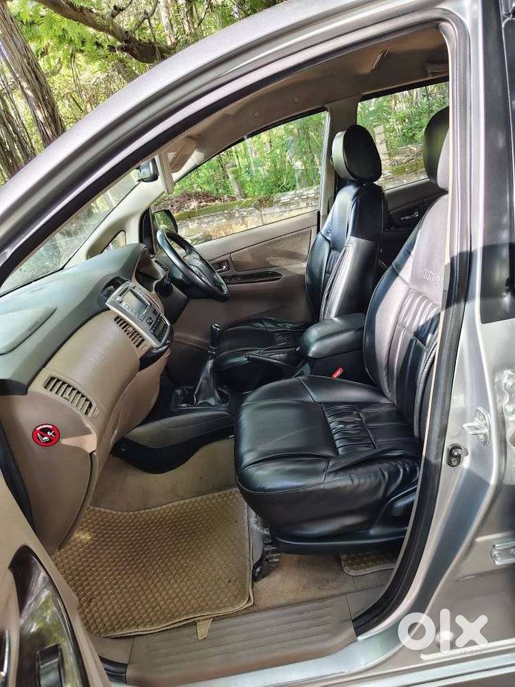 Toyota Innova 2.5 V 8 Str, 2015, Diesel