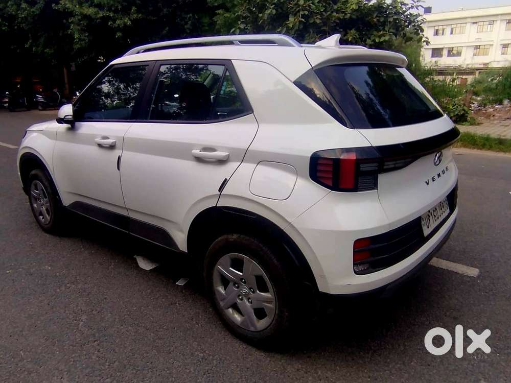 Hyundai Venue 1.2 S (o), 2022, Petrol