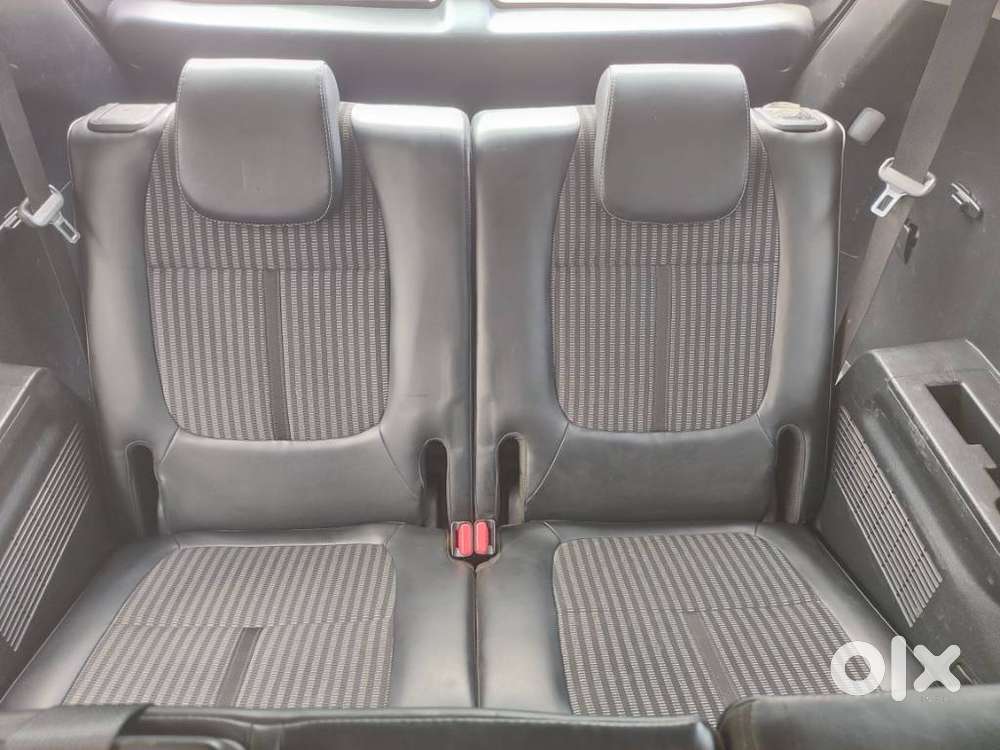 Kia Carens, 2023, Petrol