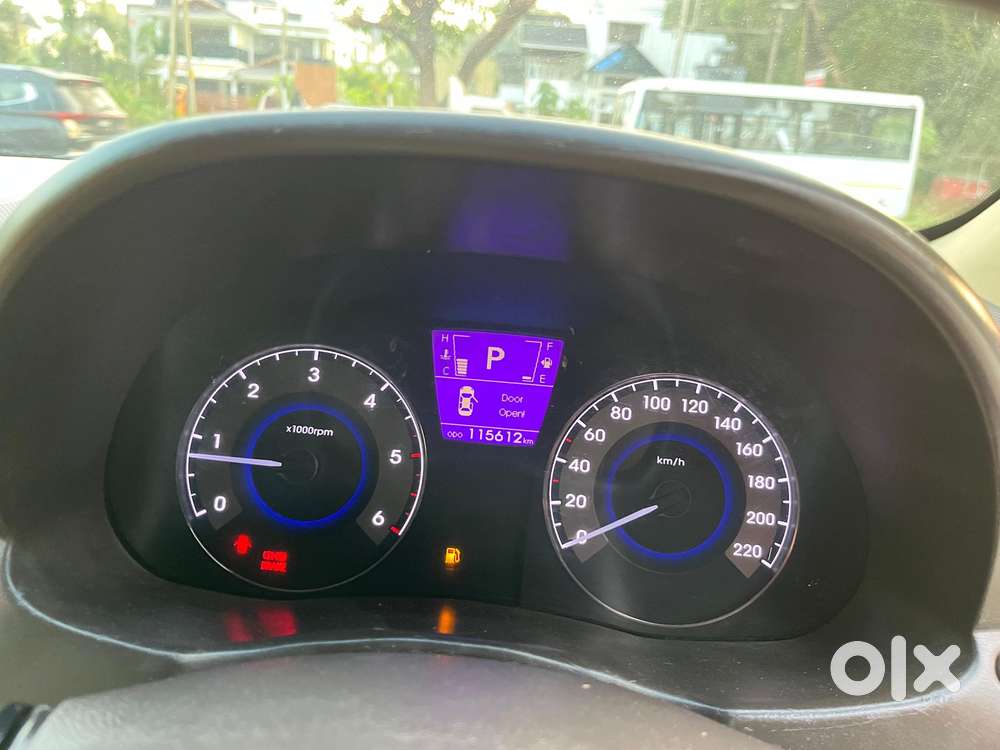 Hyundai Verna Crdi Vgt Sx 1.5, 2011, Diesel