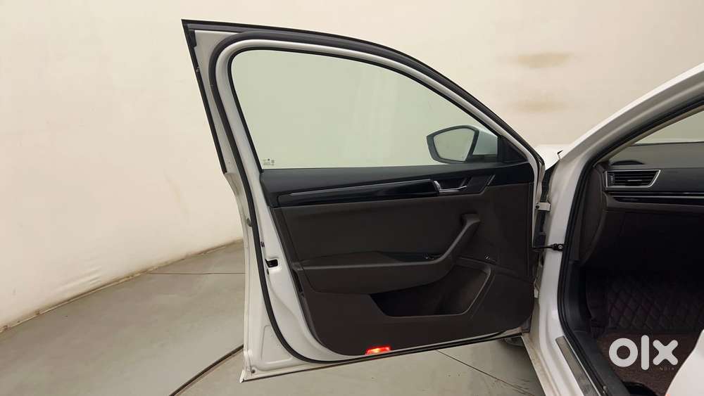 Skoda Superb Lk 1.8 Tsi At, 2019, Petrol