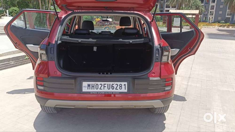 Hyundai Venue(oct-2022) 1.5 Crdi Mt Sx Dual Tone (diesel) Fully Loaded