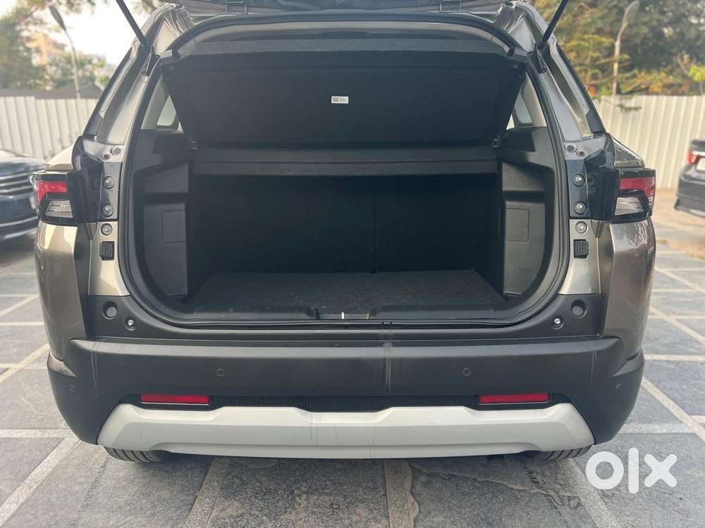 Maruti Suzuki Brezza 1.5 Zxi Smart Hybrid, 2023, Petrol