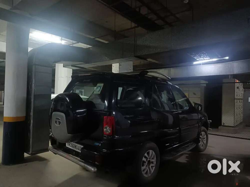 Tata Safari Dicor 2011