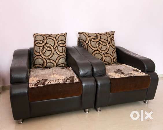 Premium Second-Hand Sofa &ndash; Well Maintained