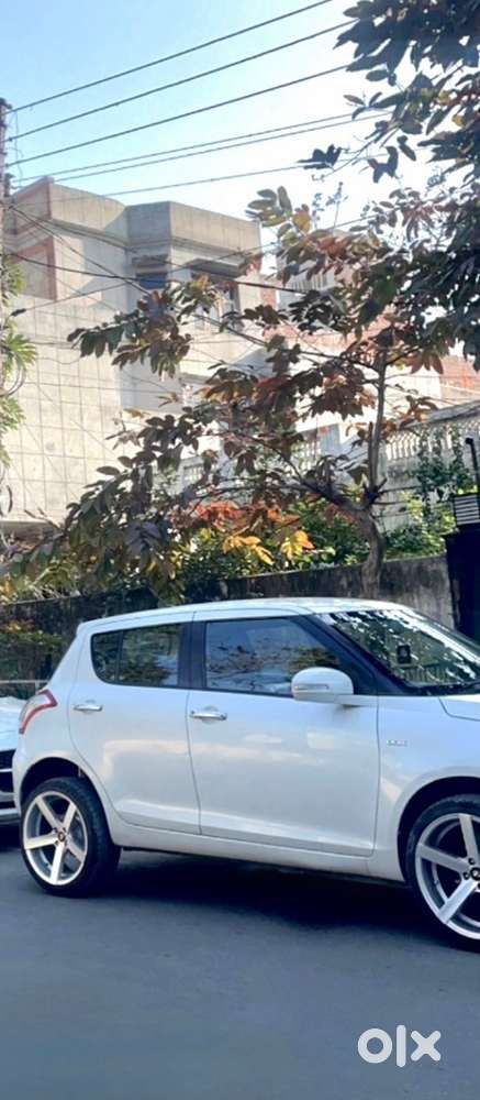 Maruti Suzuki Swift 2015 Diesel 64000 Km Driven