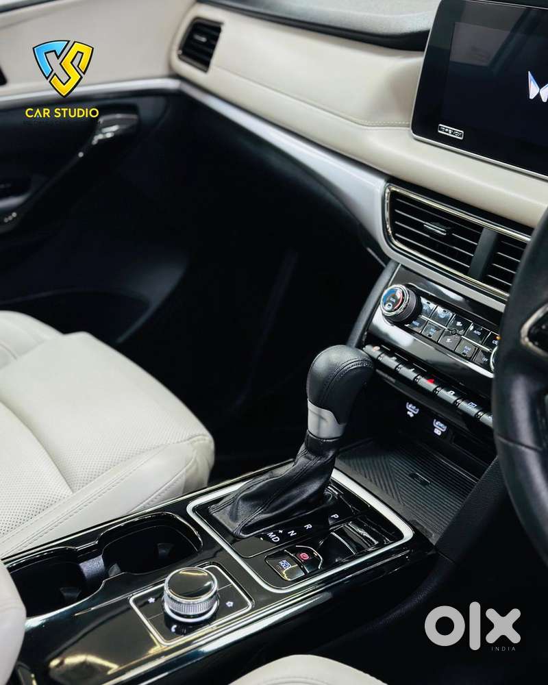 Mahindra Xuv700 Ax7l 6 Str At, 2024, Diesel