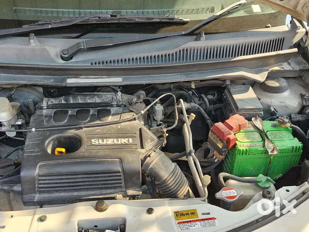 Single Hand Owner Driving.