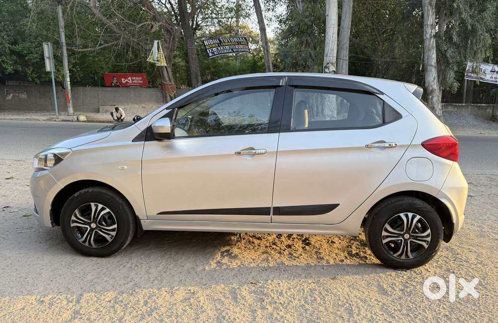 Tata Tiago 1.2 Revotron Xt Option, 2016, Petrol