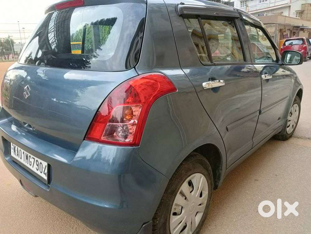 Maruti Suzuki Swift Vxi + Manual, 2011, Petrol
