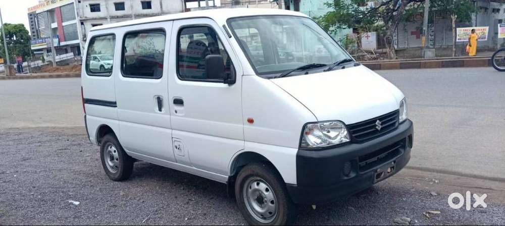 Maruti-suzuki Eeco 2022 Parking At Hyd And Warangal