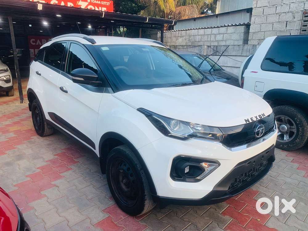 Tata Nexon, 2022, Petrol
