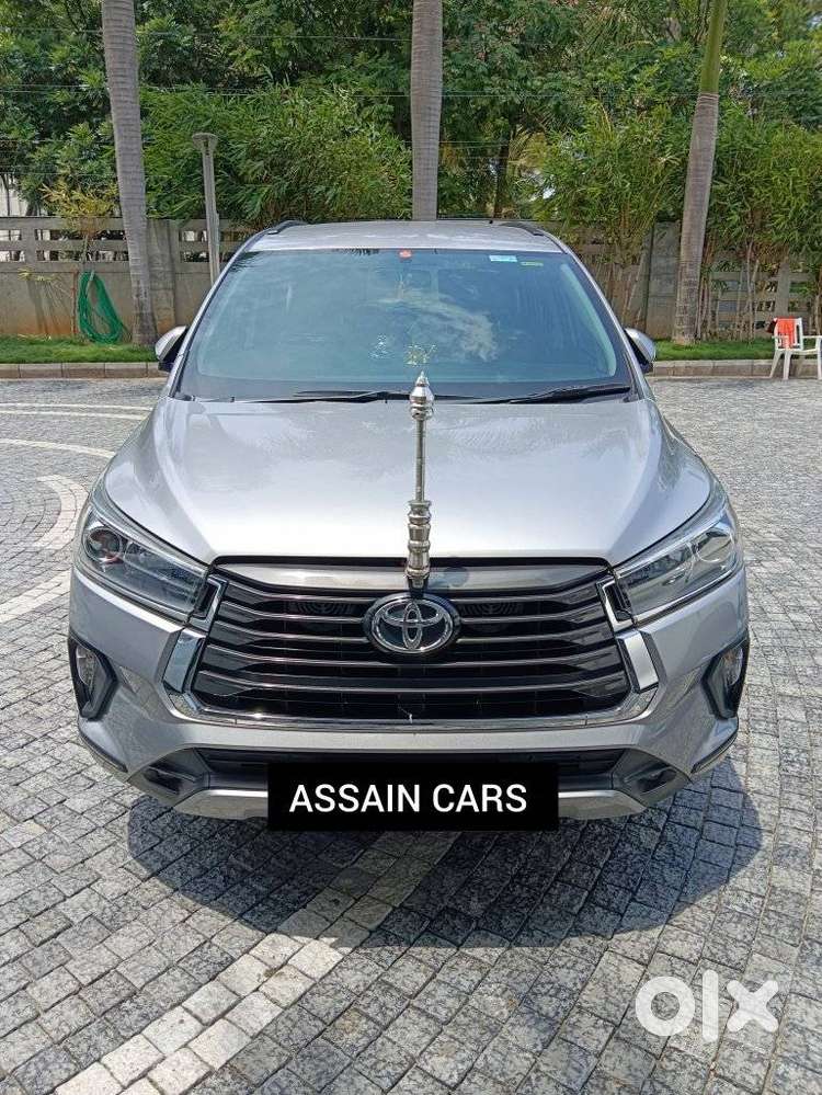 Toyota Innova Crysta 2.7 V, 2022, Petrol