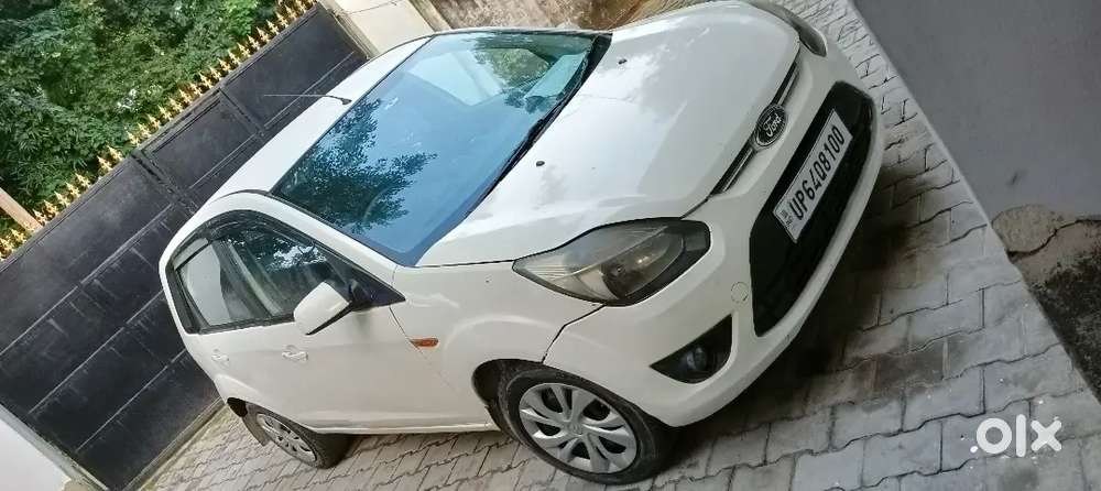Ford Figo Titanium Plus 2012