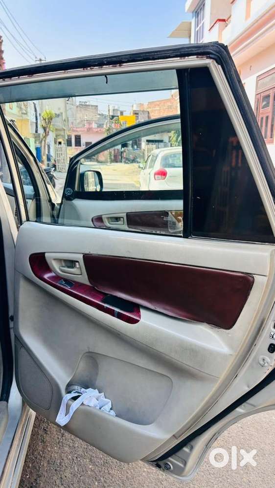 Toyota Innova 2814 Diesel Well Maintained