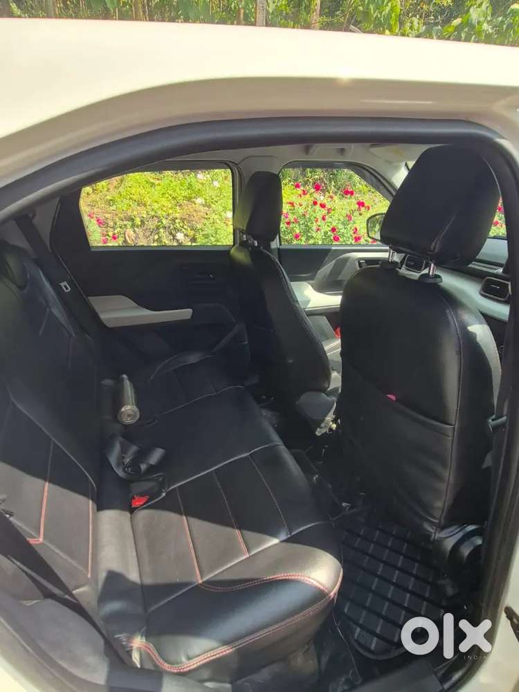 Ac, Power Steering, Power Window, Infortainment System, Reverse Ca