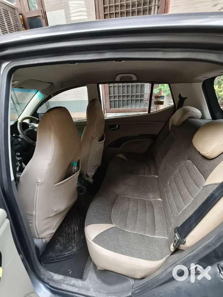 Hyundai I10 Sportz 2012 Automatic Year