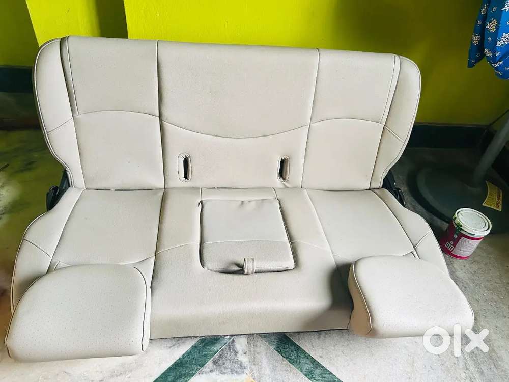 Scorpio s11 seat 7 seater