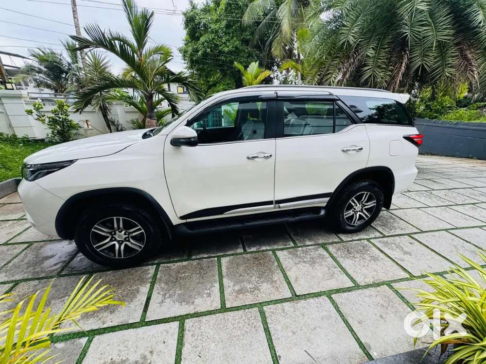 Toyota Fortuner Petrol 2022 Variant