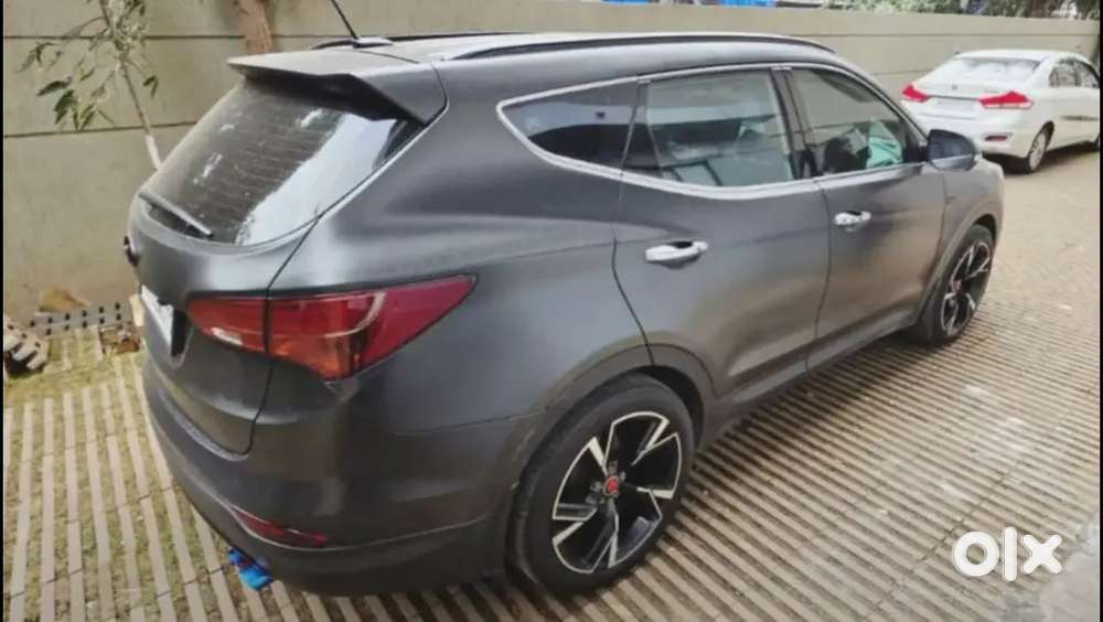 Modified Hyundai New Santa Fe 2015
