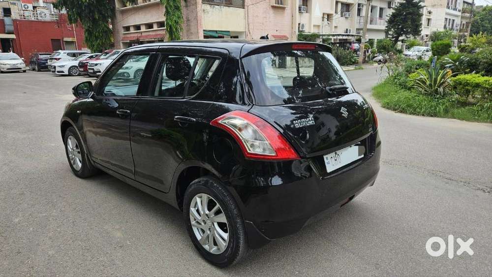 Maruti Suzuki Swift Zxi Bsiv, 2012, Petrol