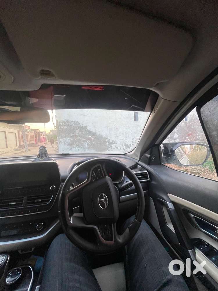 Tata Safari 2021