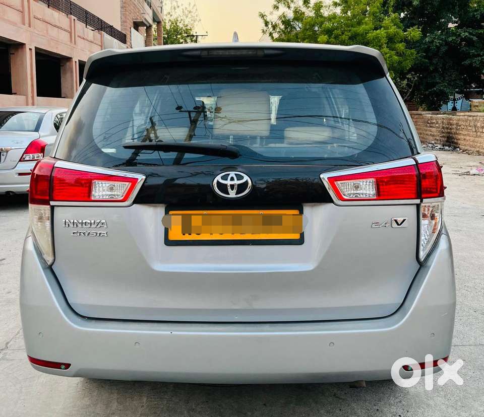 Toyota Innova Crysta 2.4 G Mt 7 Str, 2024, Diesel