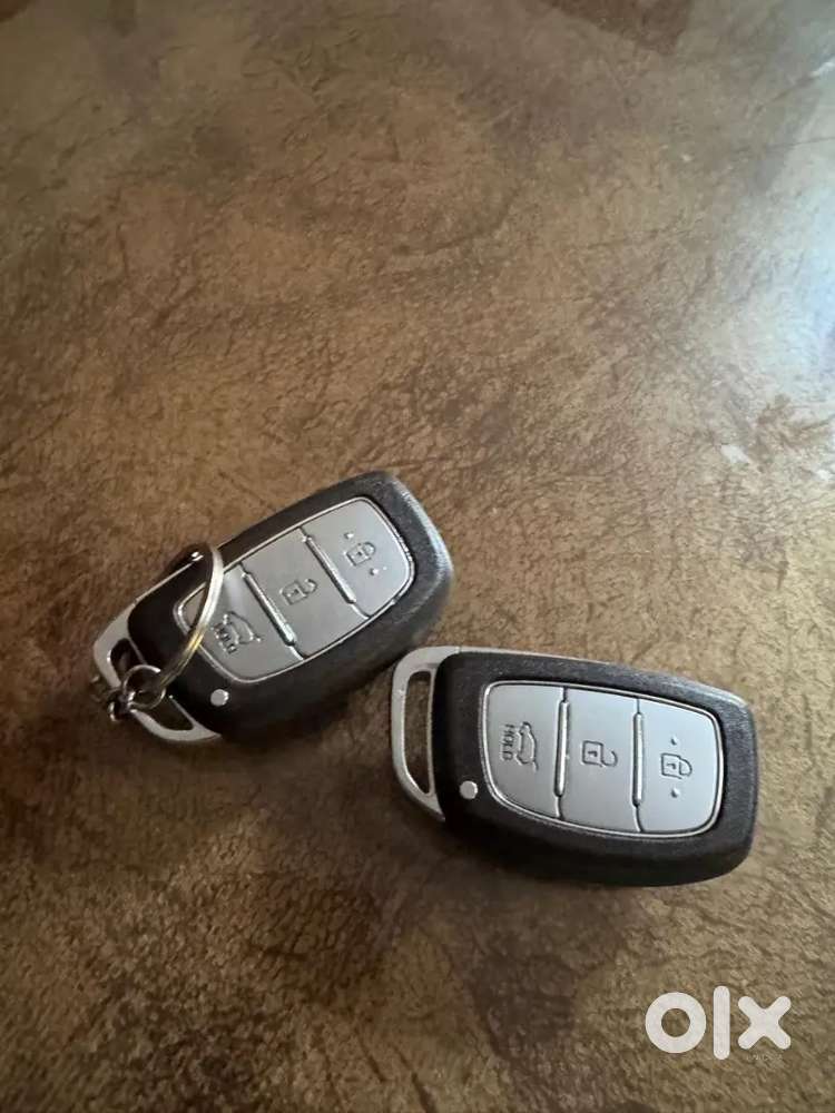 Anand Nagar B No 9 Gali Vich Khadi Ah Ik Sall Di Likh K Guarante Devag