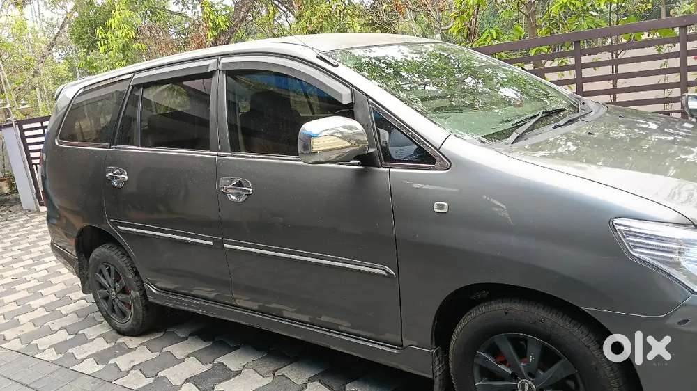 Toyota Innova G4 8 Seater 2012 Model