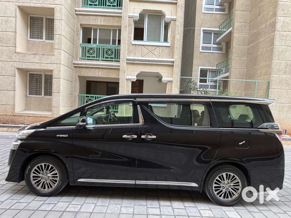Toyota Vellfire Hybrid 2022
