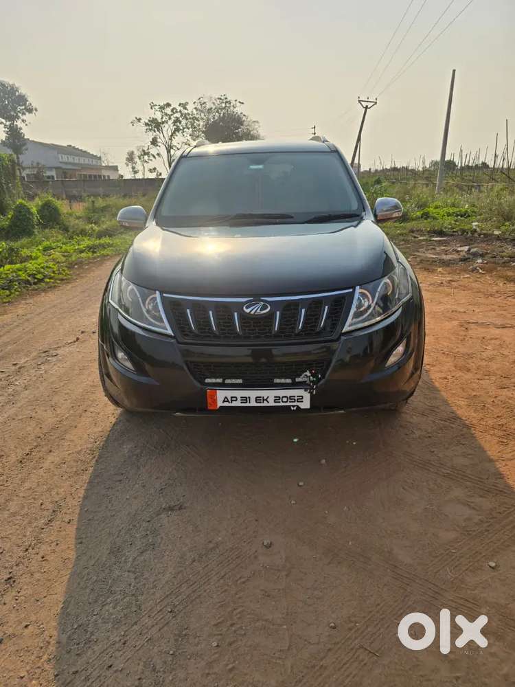 Mahindra Xuv500 2018 Diesel 130000 Km Driven