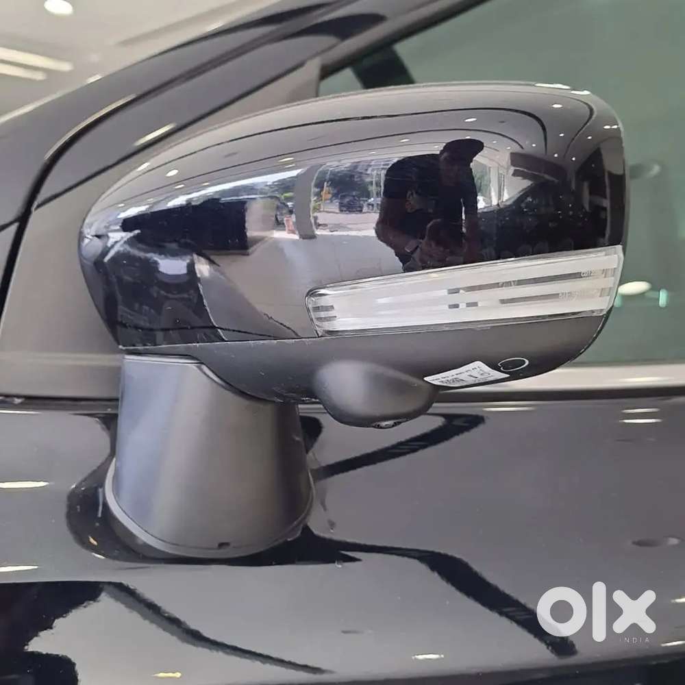 New Baleno Alpha Top Variant Bluish Black