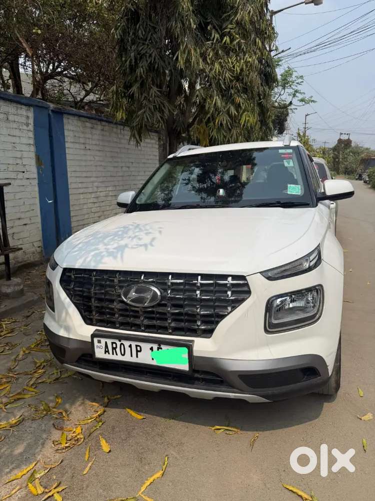 Hyundai Venue 2020 Petrol Well Maintained