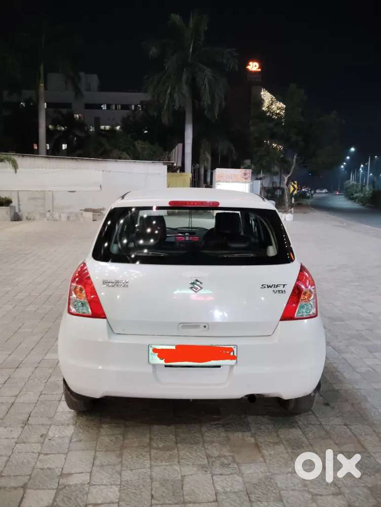 Maruti Suzuki Swift 2009 Diesel 136500 Km Driven
