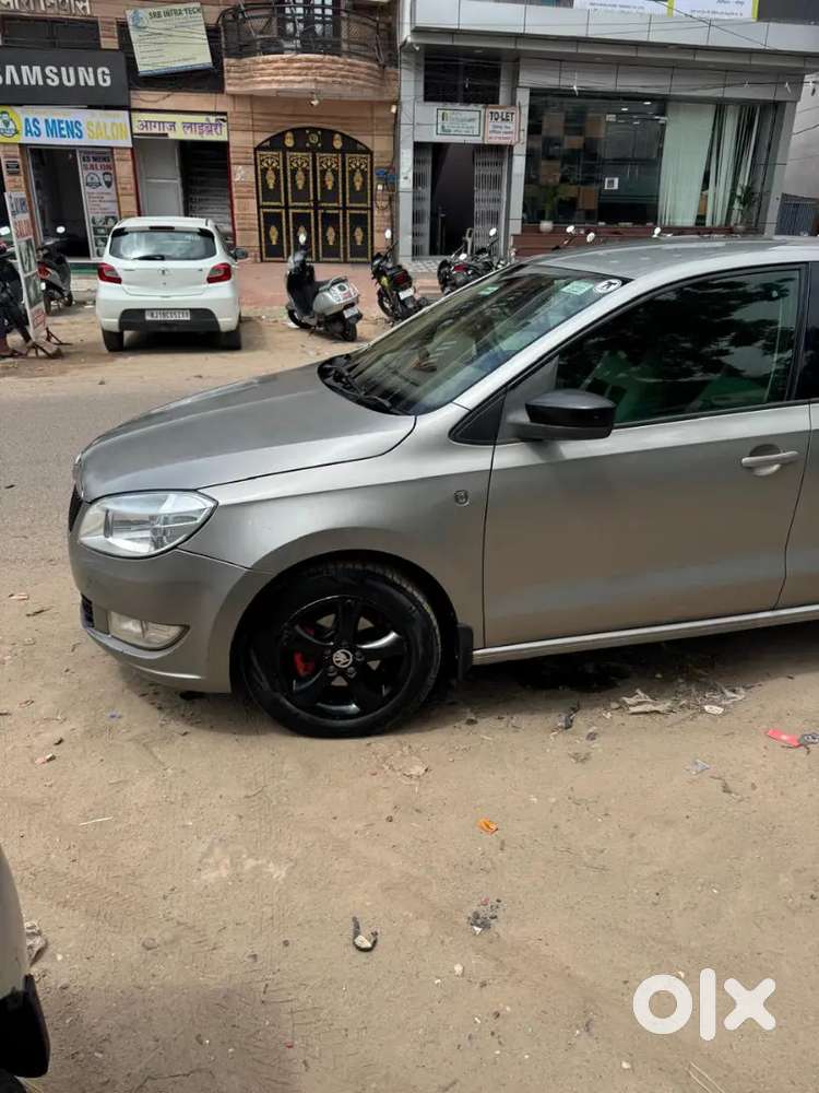 Skoda Rapid 1.6 Ambition 2015