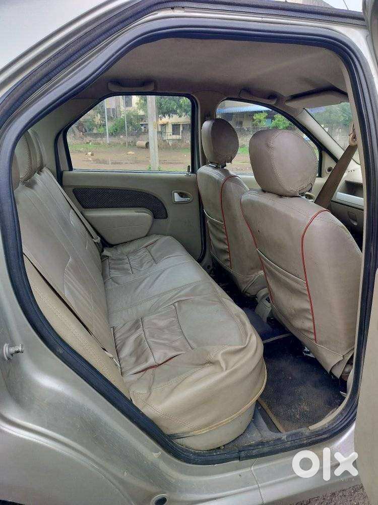 Mahindra Renault Logan Edge 1.4 Glx, 2009, Petrol