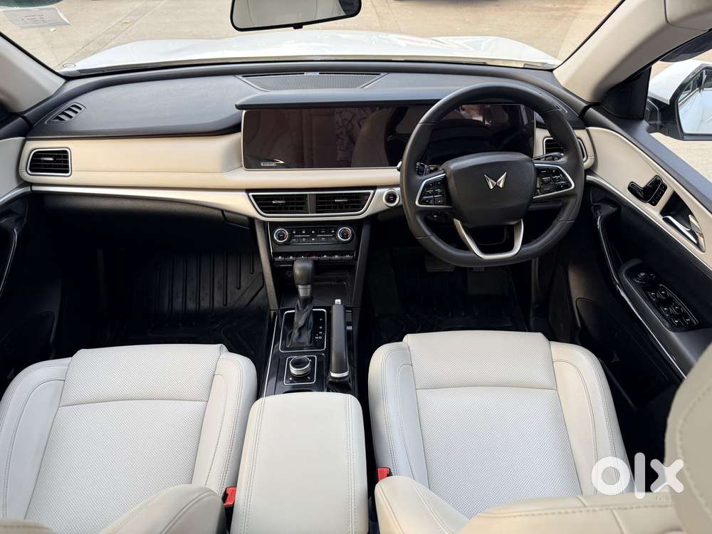 Mahindra Xuv700 2.2 Ax 7 Diesel At Str, 2023, Diesel