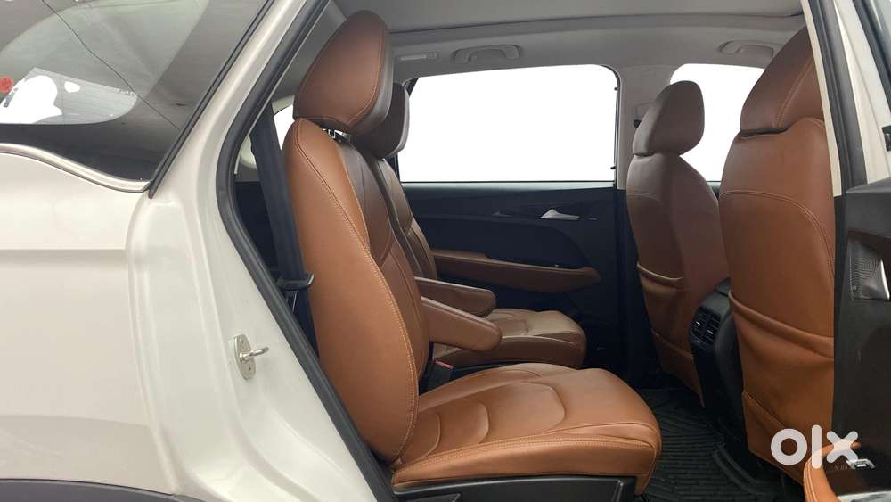 Mg Hector Plus 1.5 Sharp Turbo Cvt 6 Str, 2021, Petrol