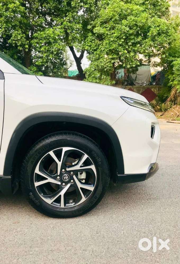 Toyota Urban Cruiser Hyryder 1.5 V Hybrid, 2025, Cng & Hybrids