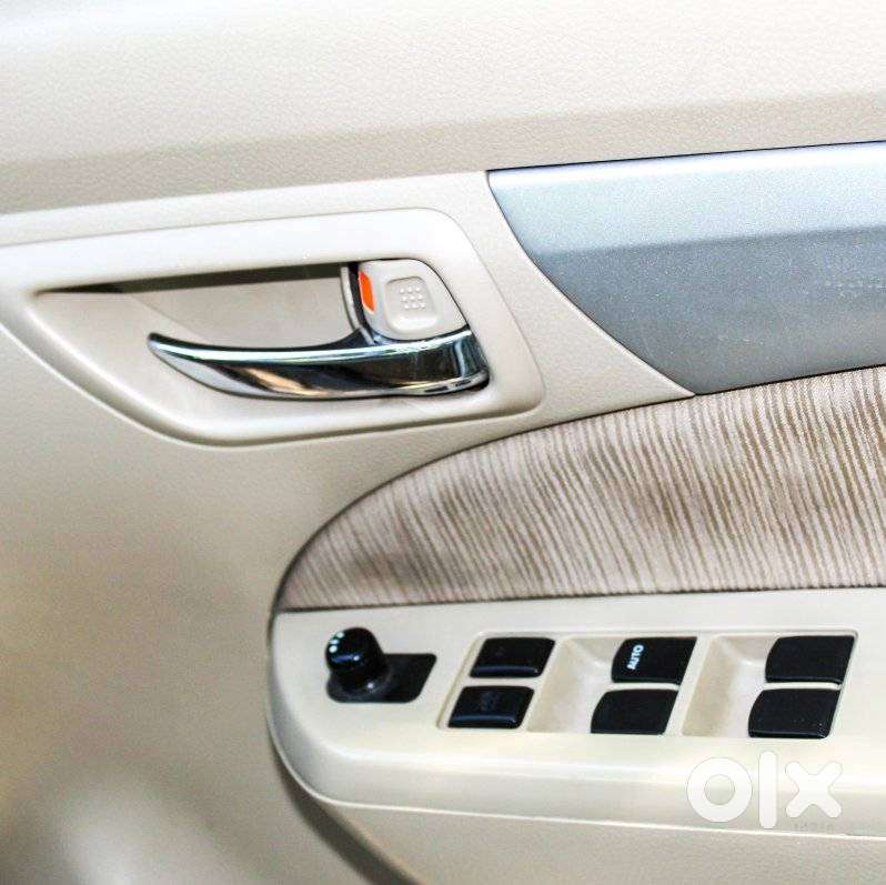 Maruti Suzuki Ertiga Vxi At Petrol, 2014, Petrol