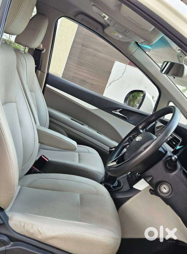 Mahindra Marazzo M8, 2018, Diesel